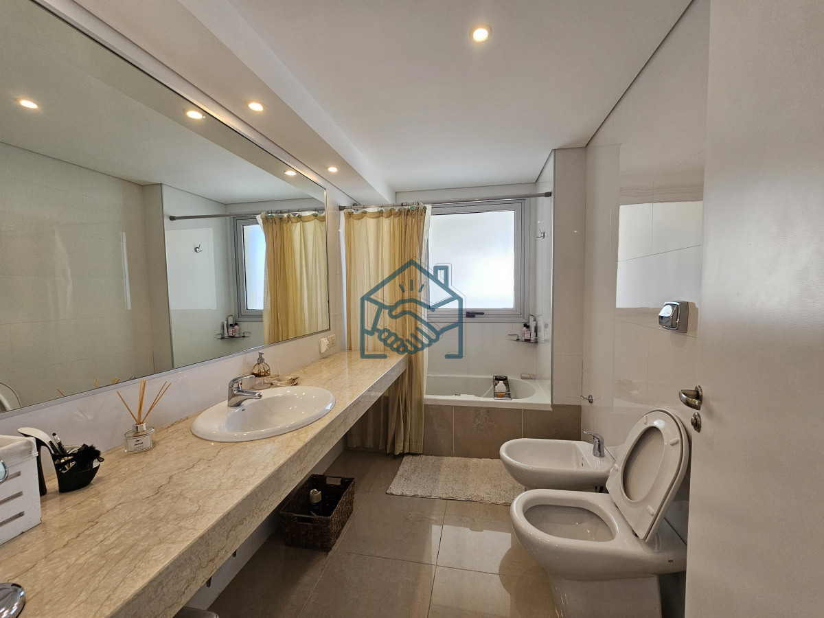Apartamento ID.1182/Exclusividad-en-brava---3-dormitorios-en-suite-con-barbacoa-y-jacuzzi. - Exclusividad en brava - 3 dormitorios en suite con barbacoa y jacuzzi.