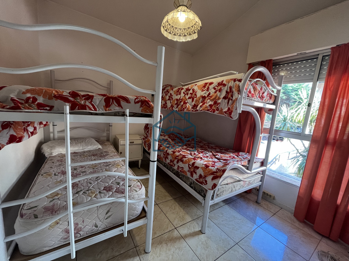 Apartamento ID.1126/Apartamento-en-venta-o-alquiler-temporario---3-dormitorios-Playa-Mansa. - Apartamento en venta o alquiler temporario - 3 dormitorios Playa Mansa.