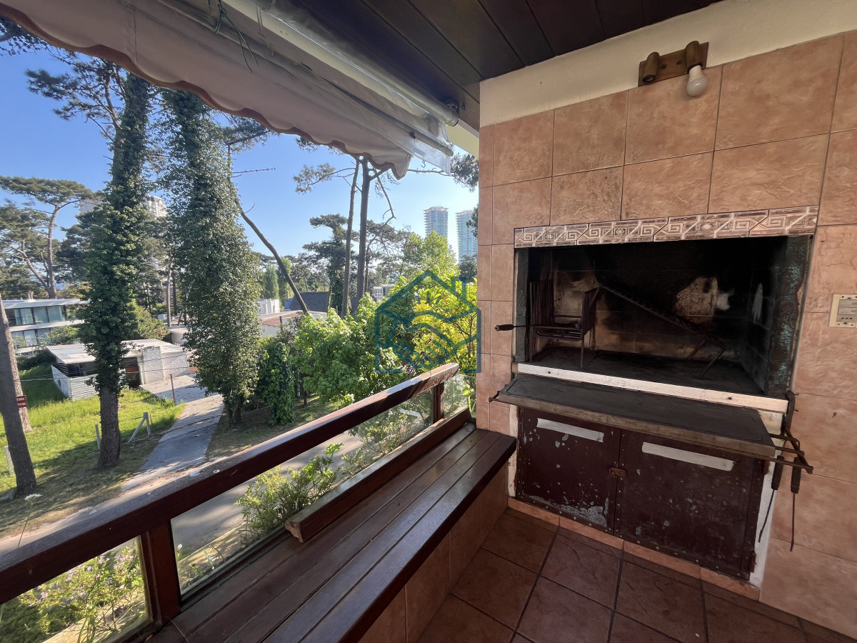 Apartamento ID.1126/Apartamento-en-venta-o-alquiler-temporario---3-dormitorios-Playa-Mansa. - Apartamento en venta o alquiler temporario - 3 dormitorios Playa Mansa.