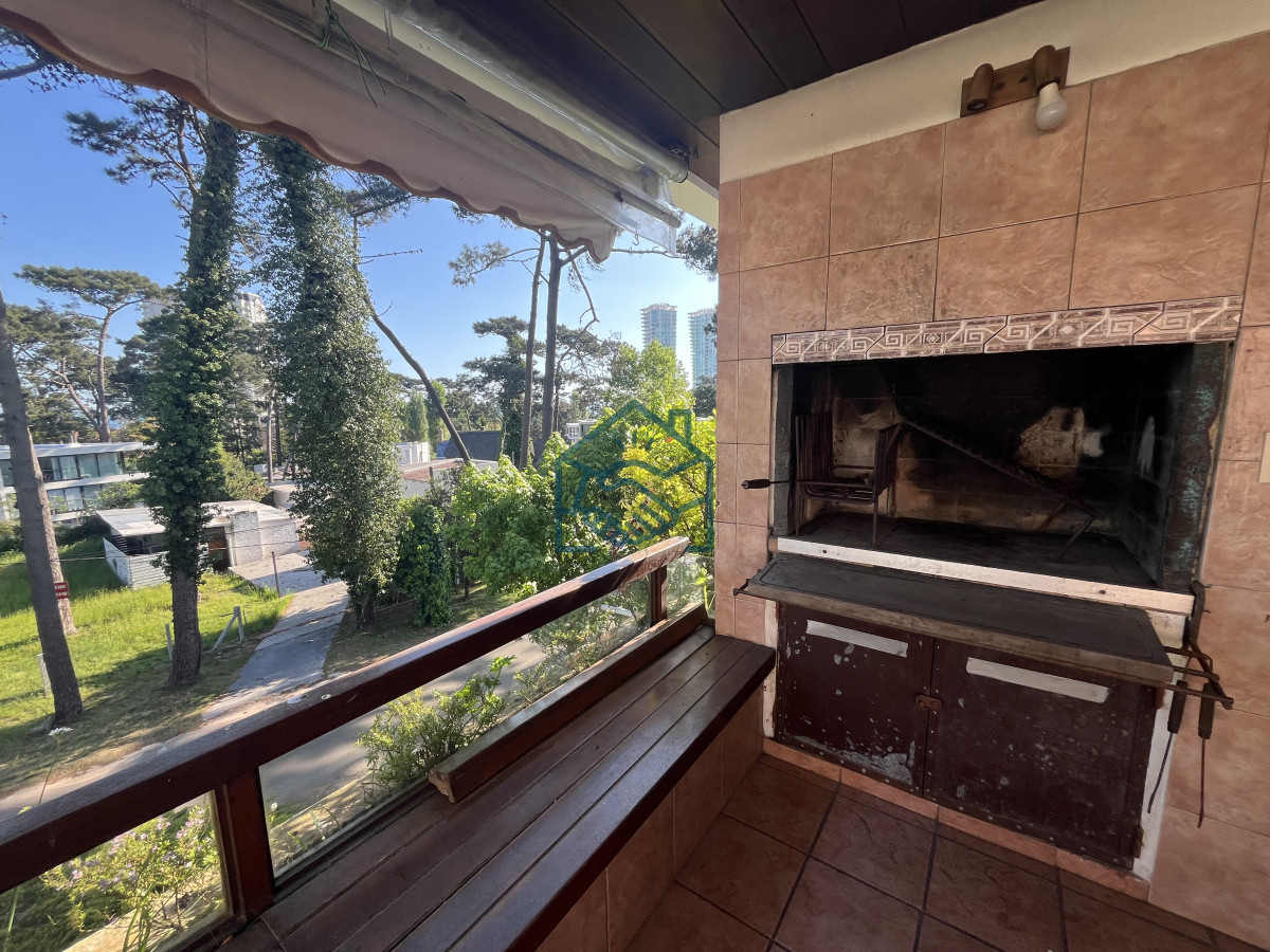 Apartamento ID.1126/Apartamento-en-venta-o-alquiler-temporario---3-dormitorios-Playa-Mansa. - Apartamento en venta o alquiler temporario - 3 dormitorios Playa Mansa.