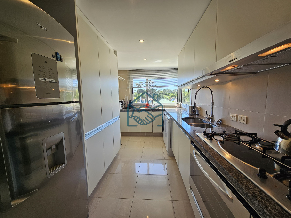 Apartamento ID.1182/Exclusividad-en-brava---3-dormitorios-en-suite-con-barbacoa-y-jacuzzi. - Exclusividad en brava - 3 dormitorios en suite con barbacoa y jacuzzi.