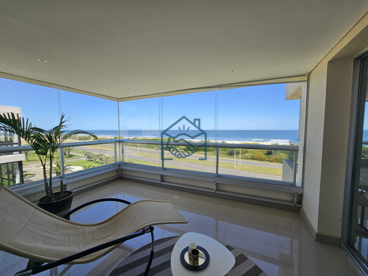 Apartamento ID.1182/Exclusividad-en-brava---3-dormitorios-en-suite-con-barbacoa-y-jacuzzi. - Exclusividad en brava - 3 dormitorios en suite con barbacoa y jacuzzi.