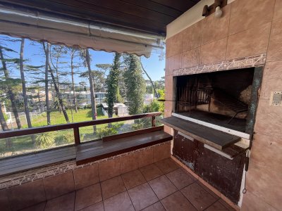Apartamento ID.1126/Apartamento-en-venta-o-alquiler-temporario---3-dormitorios-Playa-Mansa. - Apartamento en venta o alquiler temporario - 3 dormitorios Playa Mansa.