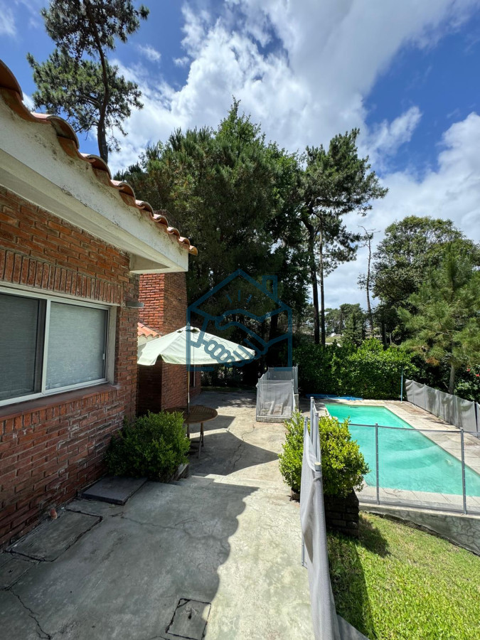Casa ID.1420/Casa-en-venta-4-dormitorios---Pinares-Piscina-Climatizada. - Casa en venta 4 dormitorios - Pinares Piscina Climatizada.