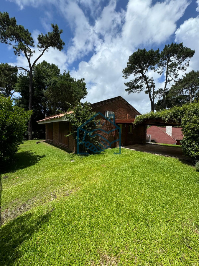 Casa ID.1420/Casa-en-venta-4-dormitorios---Pinares-Piscina-Climatizada. - Casa en venta 4 dormitorios - Pinares Piscina Climatizada.