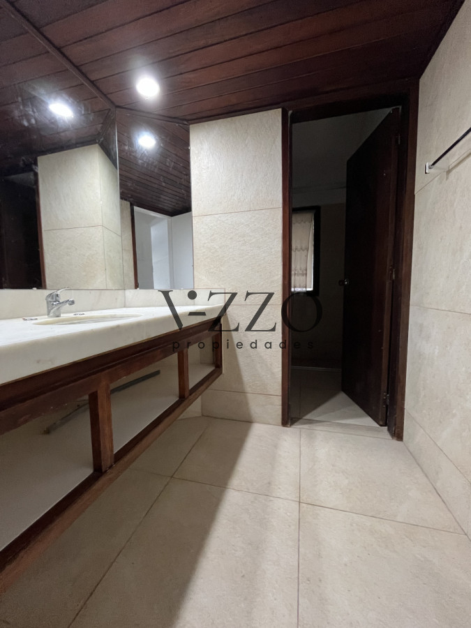 Casa ID.1185/Casa-En-Venta-o-alquiler-anual,-Zona-Cantegril. - Casa En Venta o alquiler anual, Zona Cantegril.