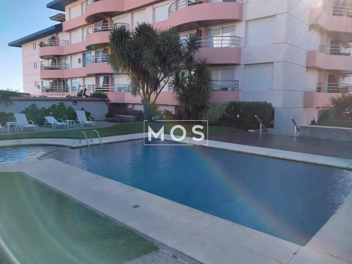 Apartamento ID.2530 - Apartamento Reciclado En Venta, Playa Mansa Punta Del Este.