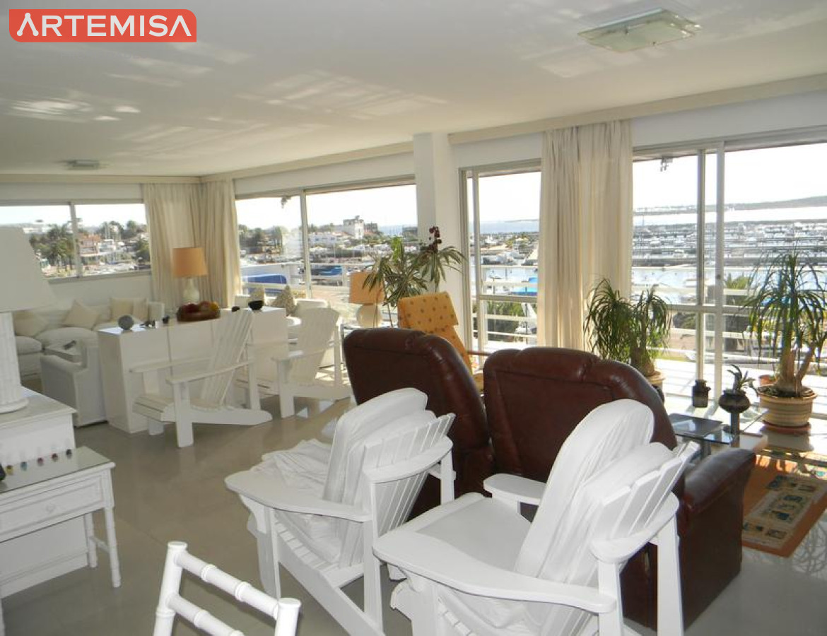 Apartamento ID.384 - Apartamento en venta, puerto Punta del Este.