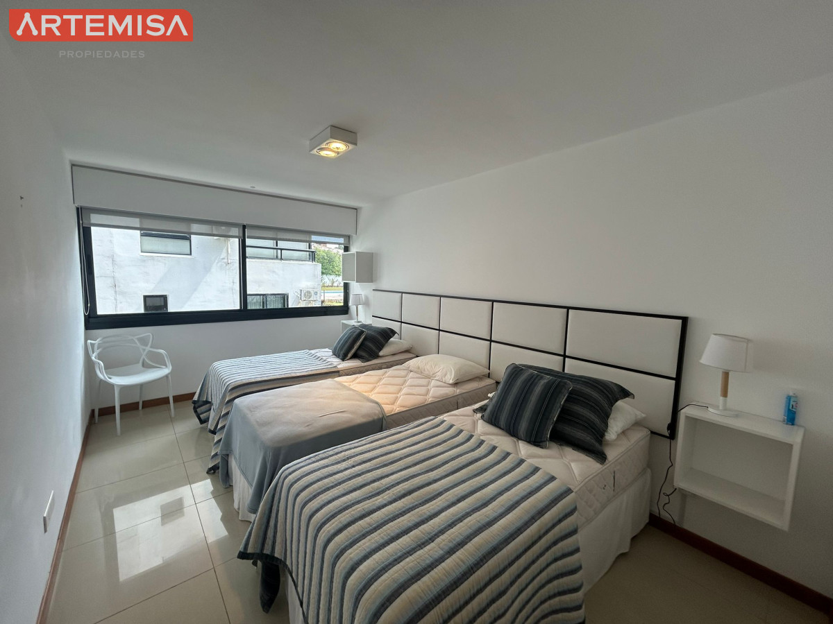 Apartamento ID.497 - Apartamento en alquiler - Primera línea Brava 3 dormitorios + Dep.