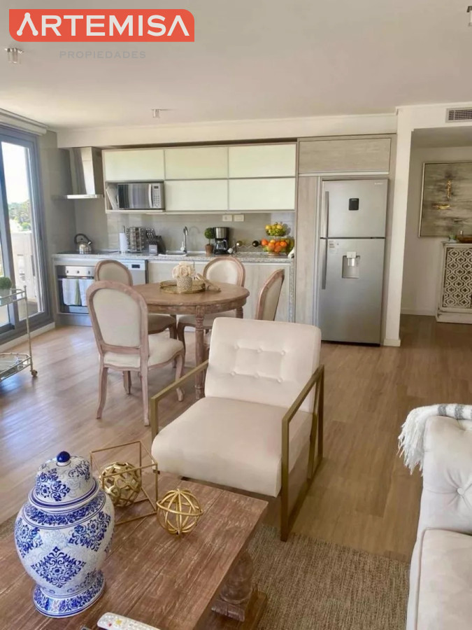 Apartamento ID.695 - Apartamento en venta de 2 dormitorios, Torre de categoría.