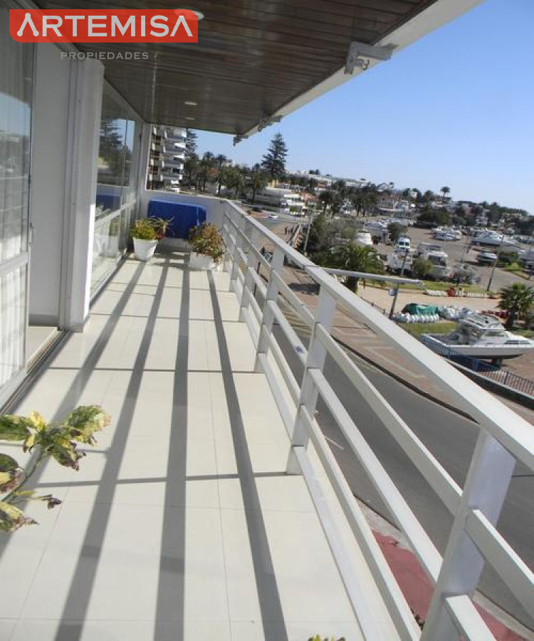 Apartamento ID.384 - Apartamento en venta, puerto Punta del Este.