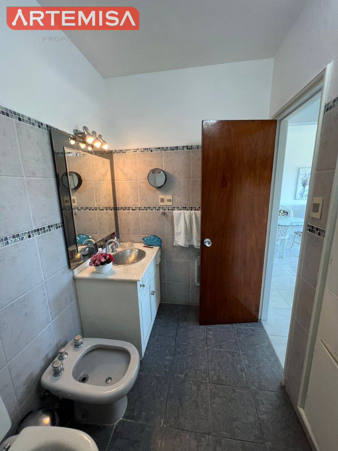 Apartamento ID.505 - 2 dormitorios frente al mar - Playa Mansa.