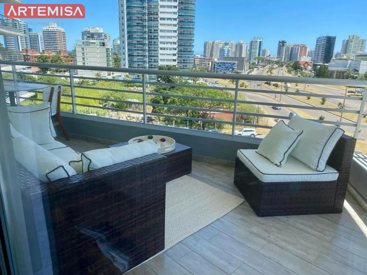 Apartamento ID.695 - Apartamento en venta de 2 dormitorios, Torre de categoría.