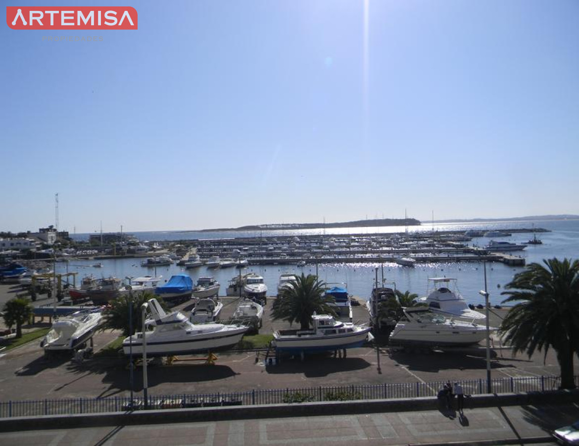 Apartamento ID.384 - Apartamento en venta, puerto Punta del Este.