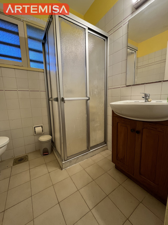 Casa ID.441 - Casa en Playa Mansa, 5 dormitorios y 4 baños.