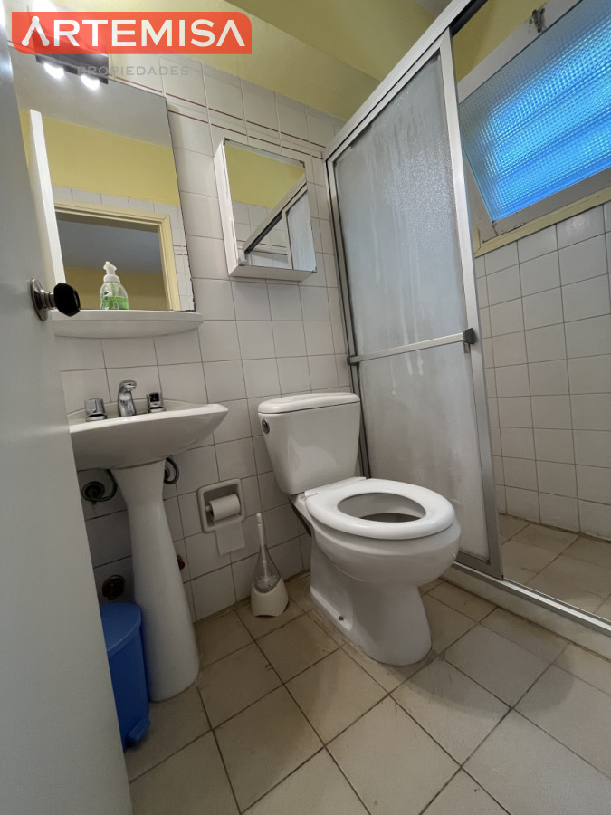 Casa ID.441 - Casa en Playa Mansa, 5 dormitorios y 4 baños.