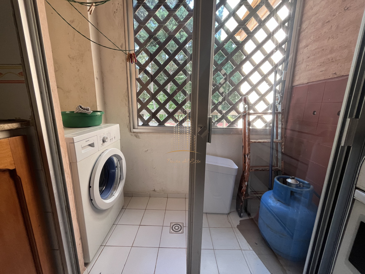 Apartamento ID.597 - Apartamento en venta o alquiler temporario - 3 dormitorios Playa Mansa.
