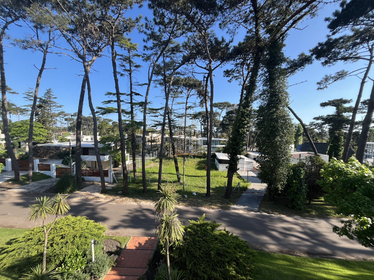 Apartamento ID.597 - Apartamento en venta o alquiler temporario - 3 dormitorios Playa Mansa.