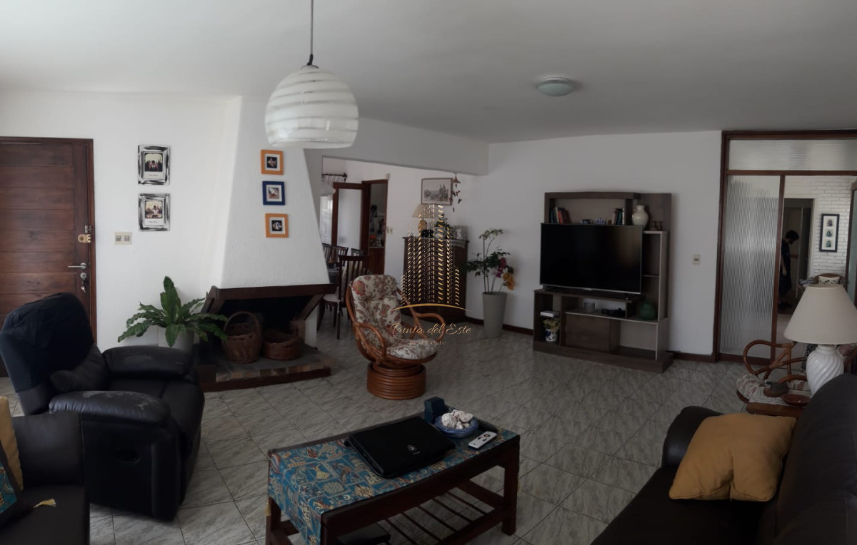 Casa ID.485 - Casa en venta a metros de la playa mansa en Punta del Este