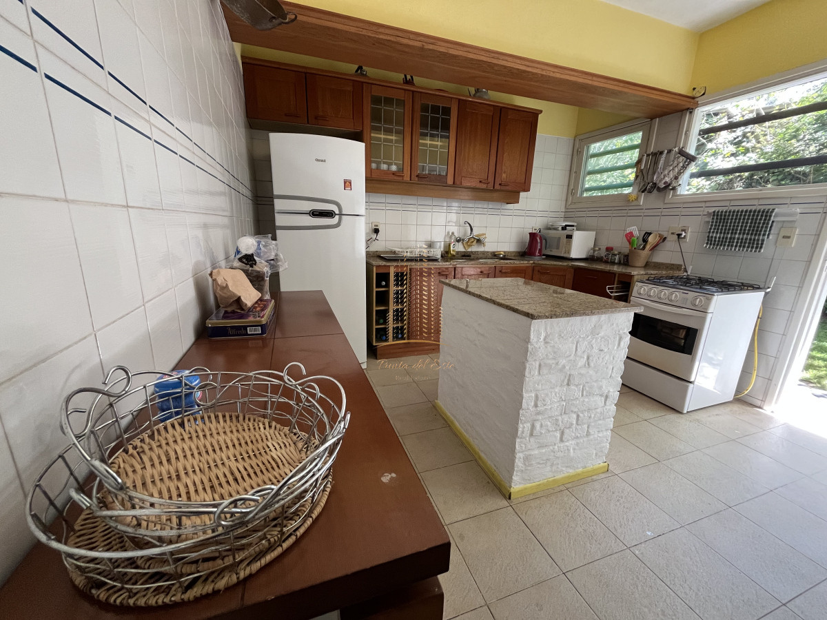 Casa ID.622 - Casa en alquiler temporal en playa mansa, Punta del Este