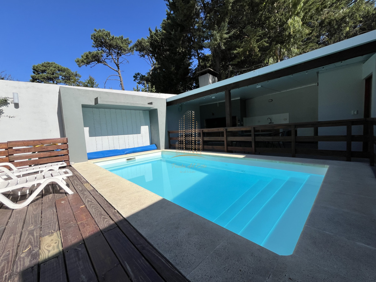 casa en venta de 3 dormitorios - zona colegios cantegril. - pre561c