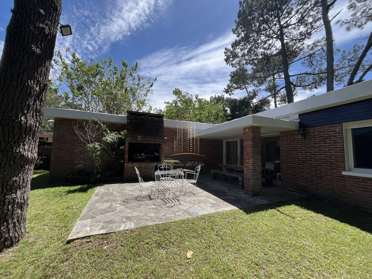 Casa ID.622 - Casa en alquiler temporal en playa mansa, Punta del Este