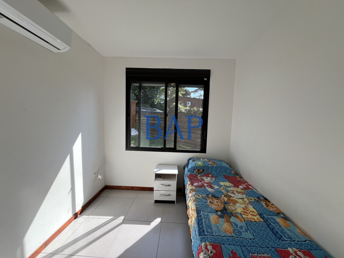 Casa ID.45 - Casa en venta de 3 dormitorios - Zona colegios Cantegril.
