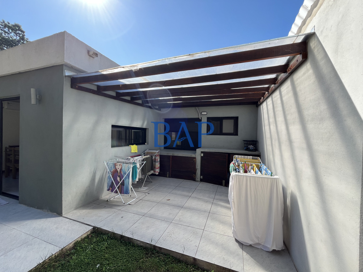 Casa ID.45 - Casa en venta de 3 dormitorios - Zona colegios Cantegril.