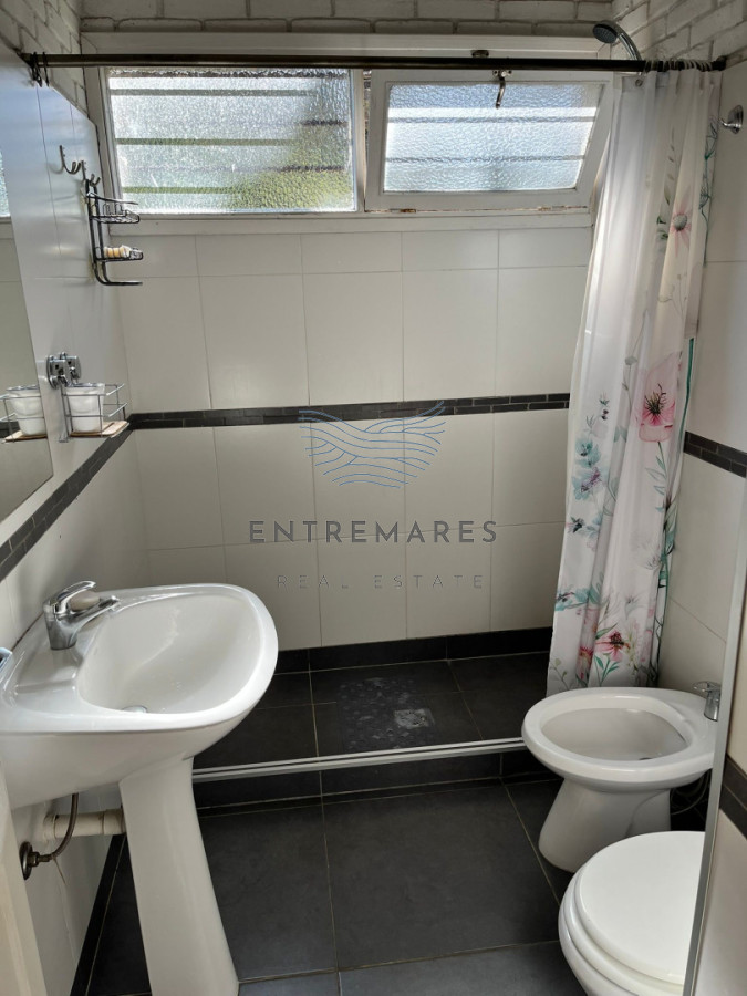 Casa ID.322 - Casa en alquiler - 2 dormitorios Lugano Punta Del Este