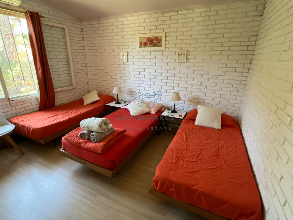 Casa ID.322 - Casa en alquiler - 2 dormitorios Lugano Punta Del Este