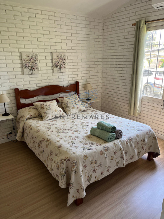 Casa ID.322 - Casa en alquiler - 2 dormitorios Lugano Punta Del Este