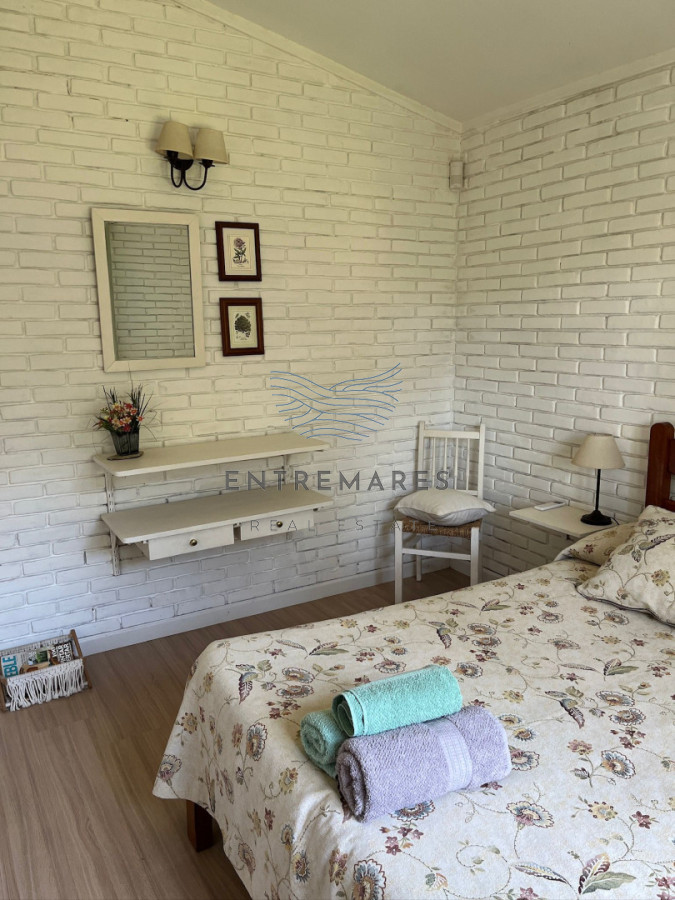 Casa ID.322 - Casa en alquiler - 2 dormitorios Lugano Punta Del Este