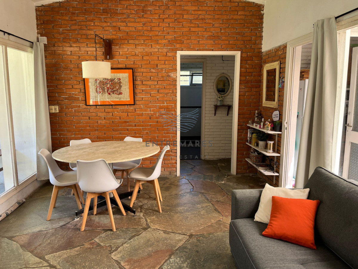 Casa ID.322 - Casa en alquiler - 2 dormitorios Lugano Punta Del Este