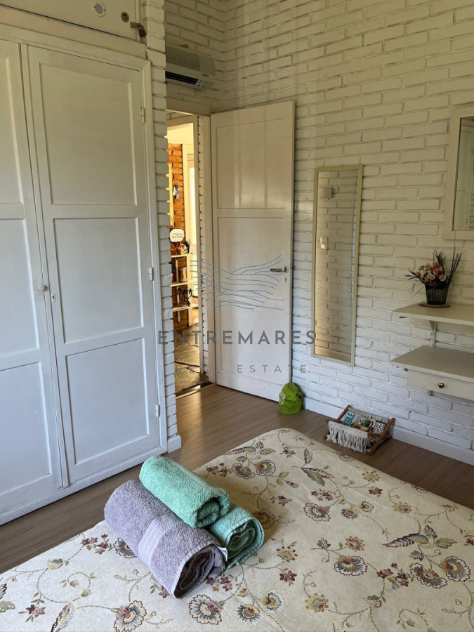 Casa ID.322 - Casa en alquiler - 2 dormitorios Lugano Punta Del Este