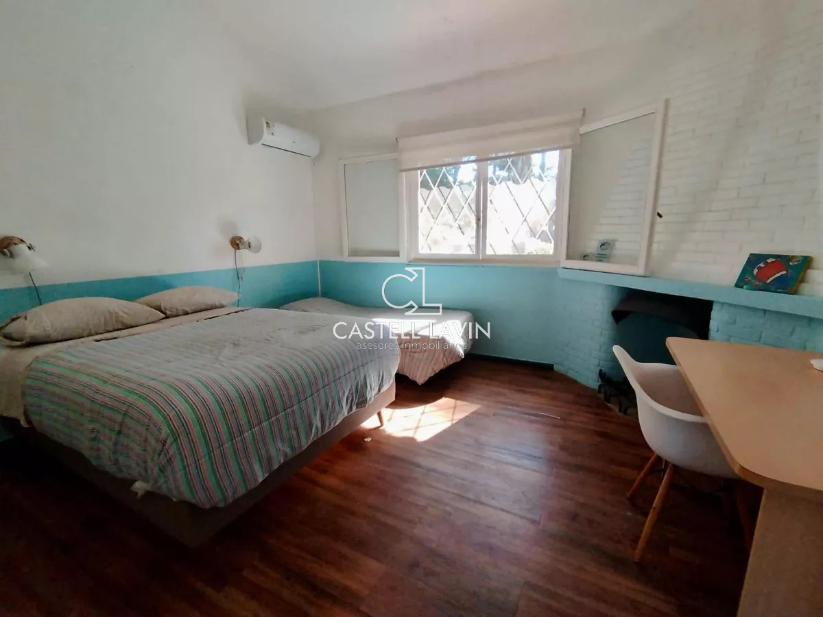 Casa ID.294 - Alquiler Anual Casa próxima a colegios 5 Dormitorios Jardines de Córdoba 
