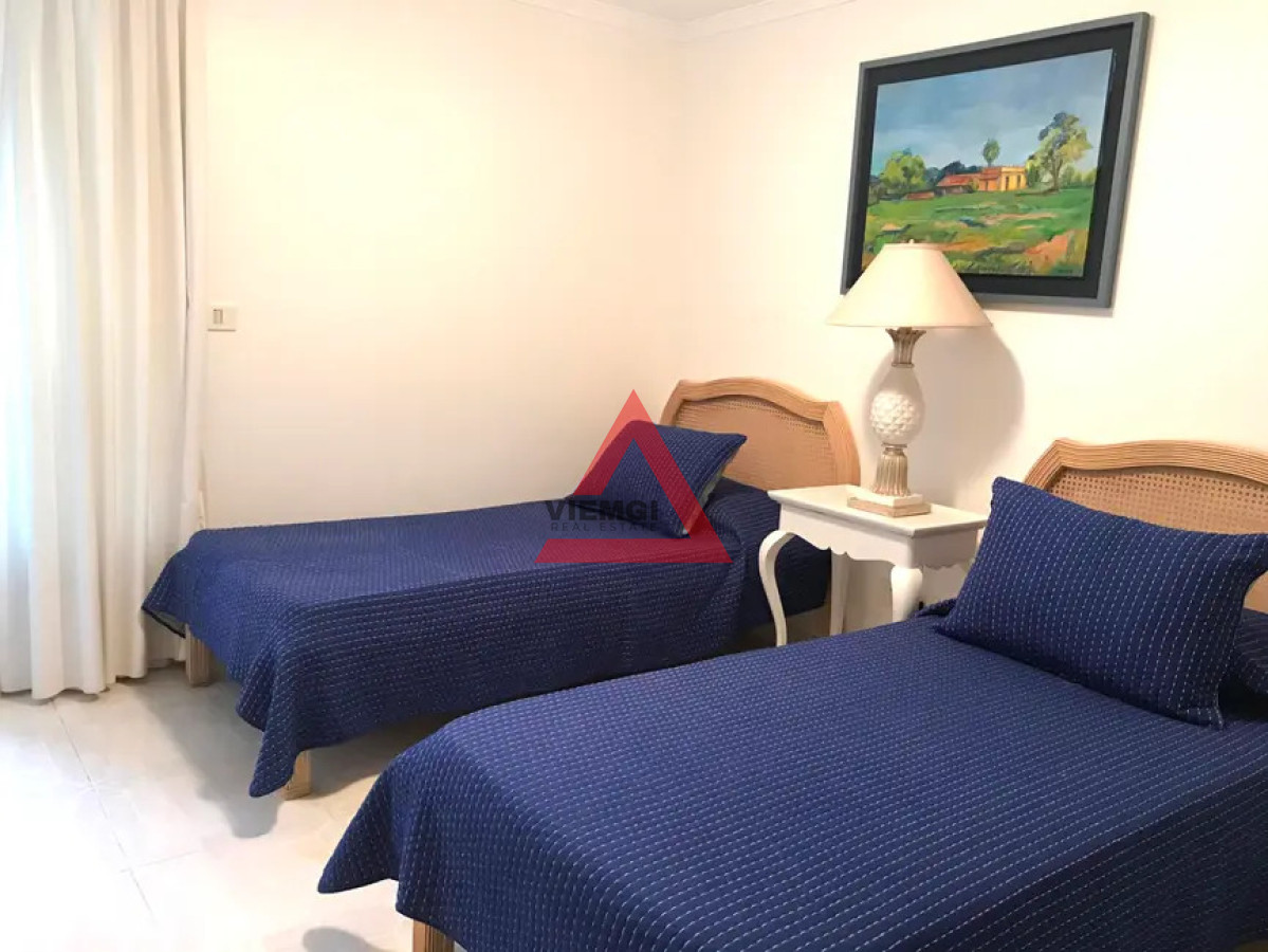 Apartamento ID.231 - Beverly Tower - 4 dormitorios Playa Mansa