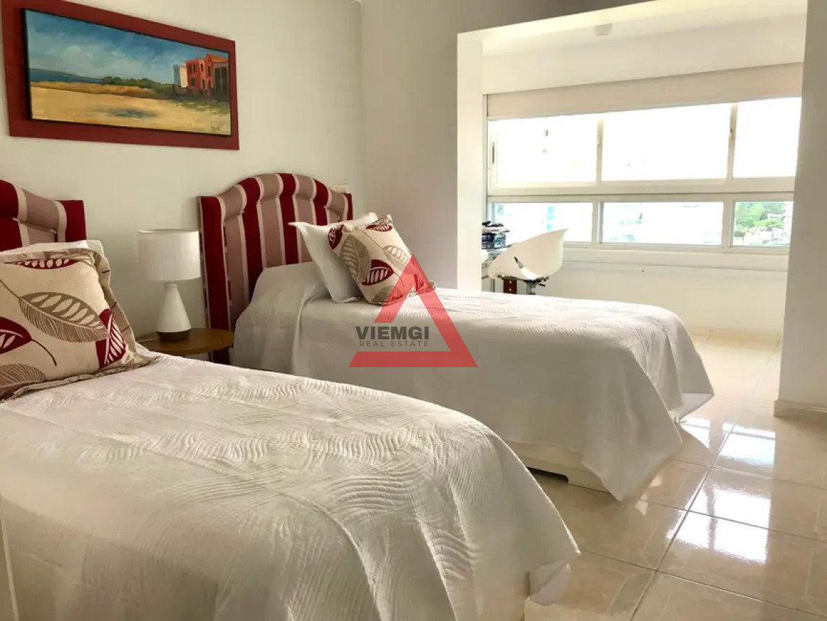 Apartamento ID.231 - Beverly Tower - 4 dormitorios Playa Mansa