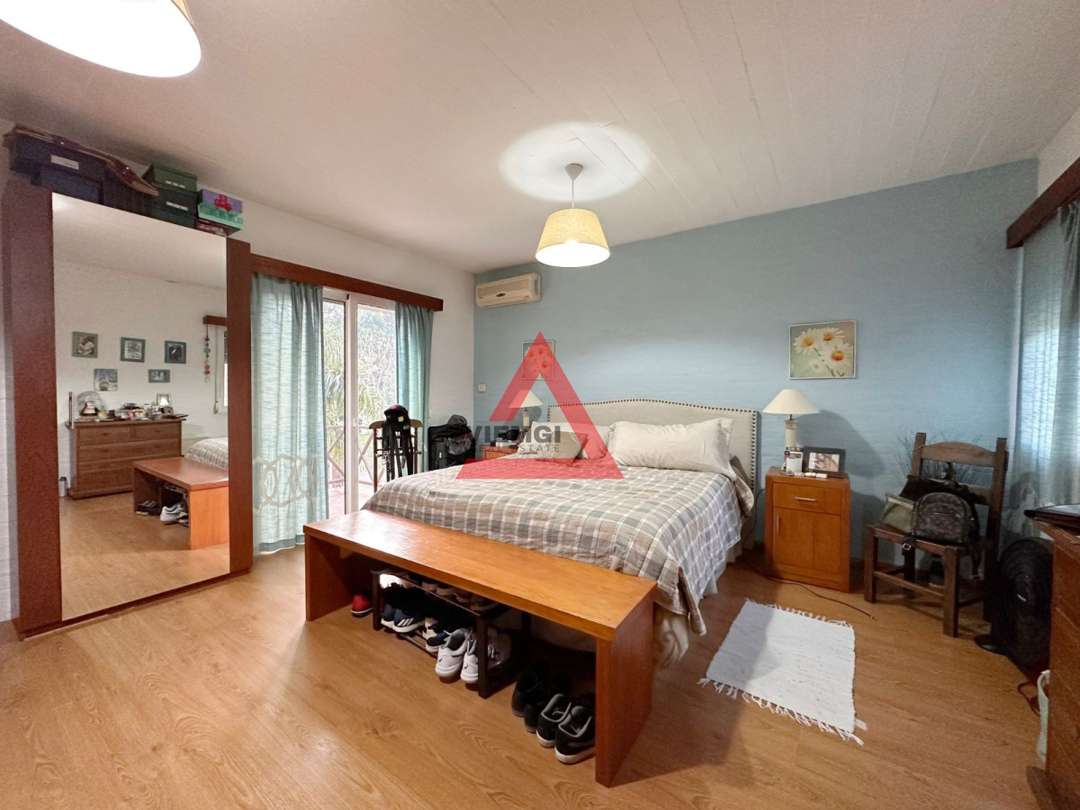 Casa ID.93 - Casa en venta Playa Mansa - 4 dormitorios 