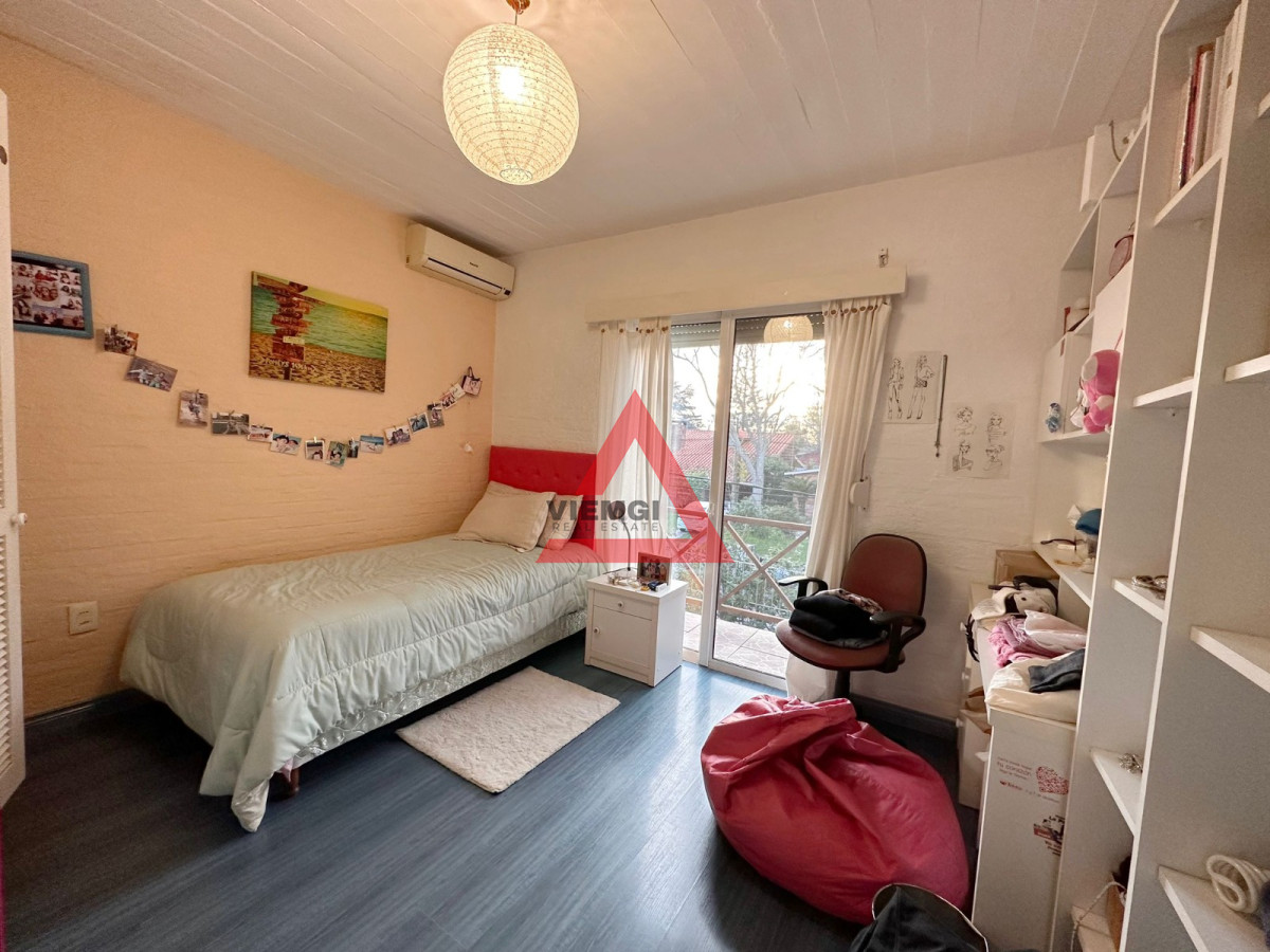 Casa ID.93 - Casa en venta Playa Mansa - 4 dormitorios 