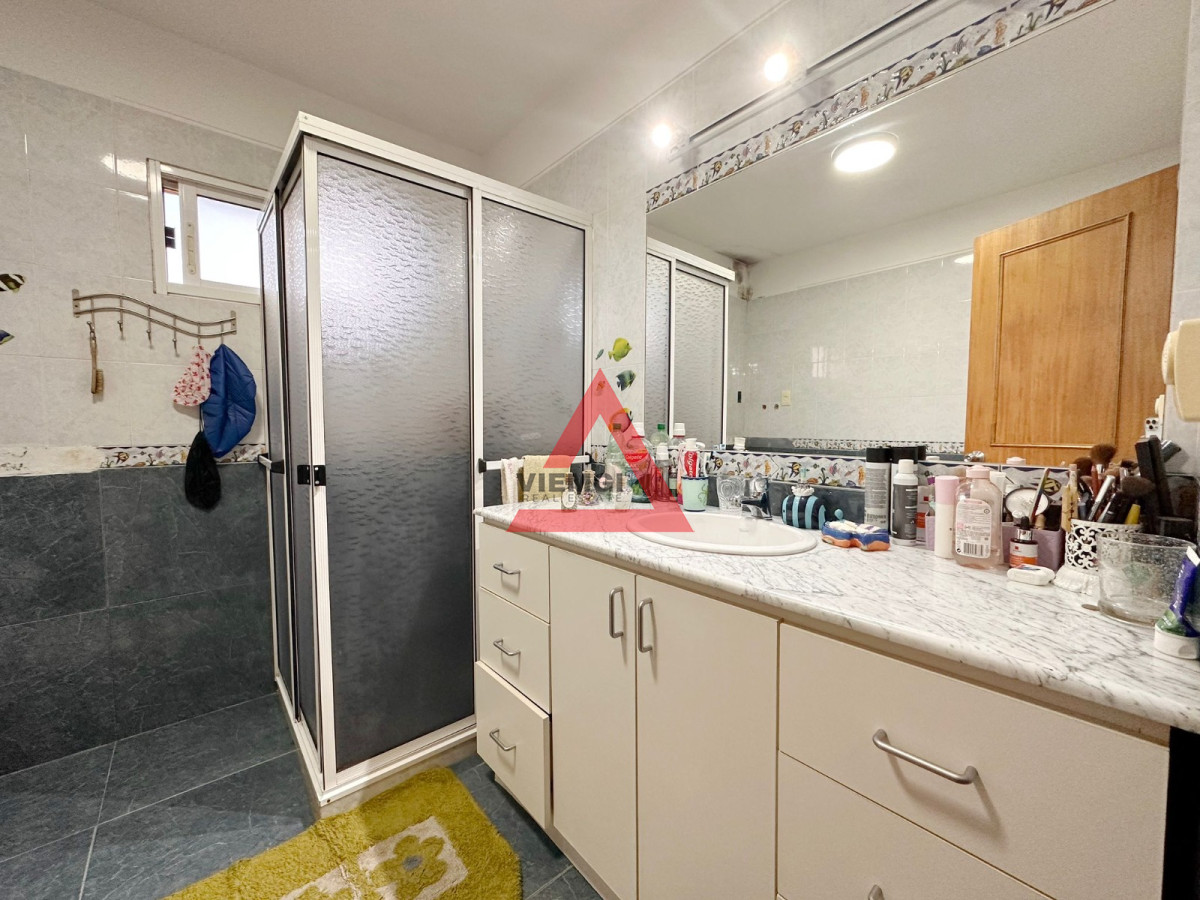Casa ID.93 - Casa en venta Playa Mansa - 4 dormitorios 