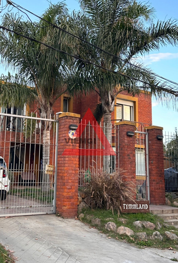Casa ID.93 - Casa en venta Playa Mansa - 4 dormitorios 