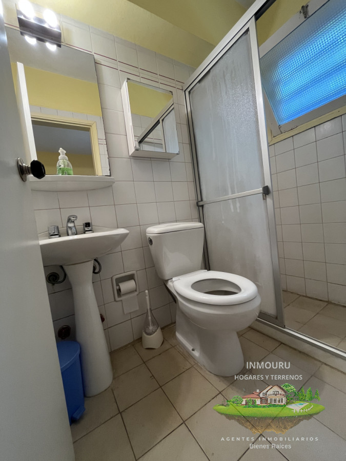 Casa ID.76 - Casa en Playa Mansa, 5 dormitorios y 4 baños.