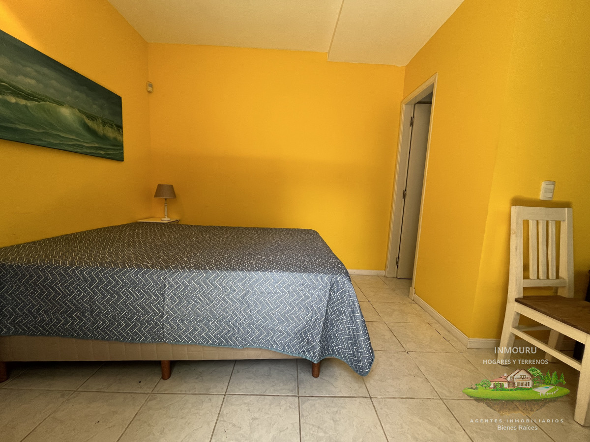 Casa ID.76 - Casa en Playa Mansa, 5 dormitorios y 4 baños.