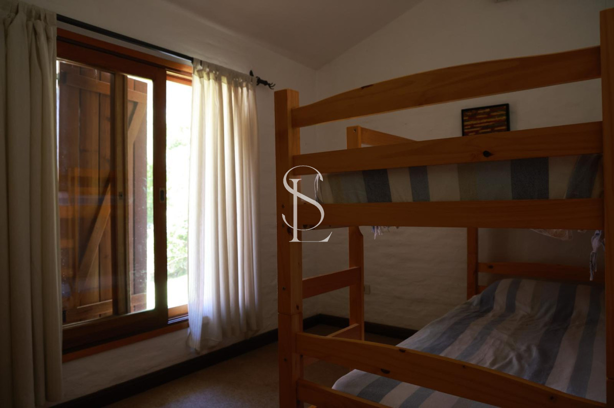 Casa ID.96 - Casa en venta 4 dormitorios - Pinares Piscina Climatizada.