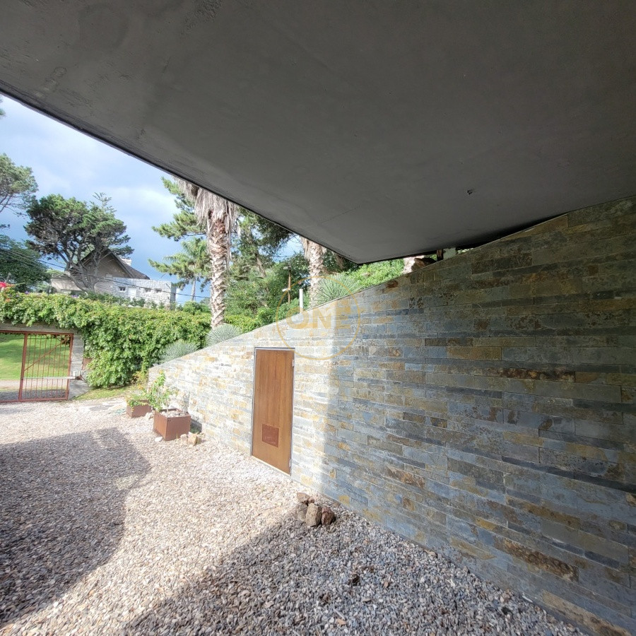 Casa ID.2164 - Rincón del Indio: dos dormitorios en suite, terreno de 1678 m2