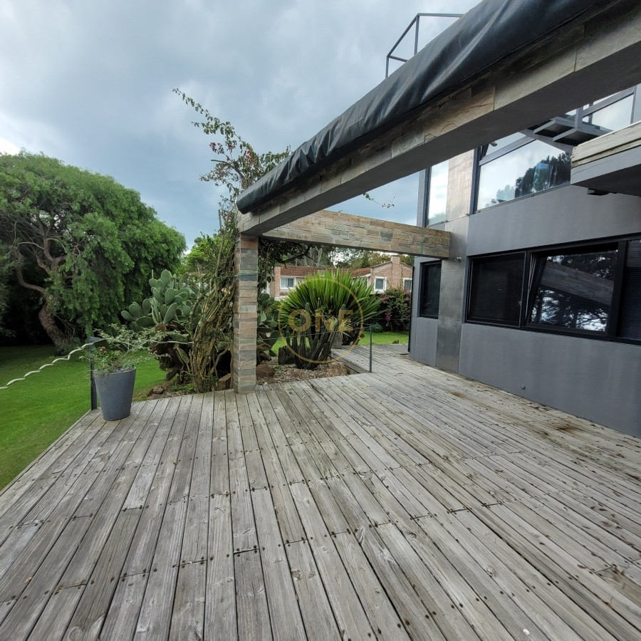 Casa ID.2164 - Rincón del Indio: dos dormitorios en suite, terreno de 1678 m2