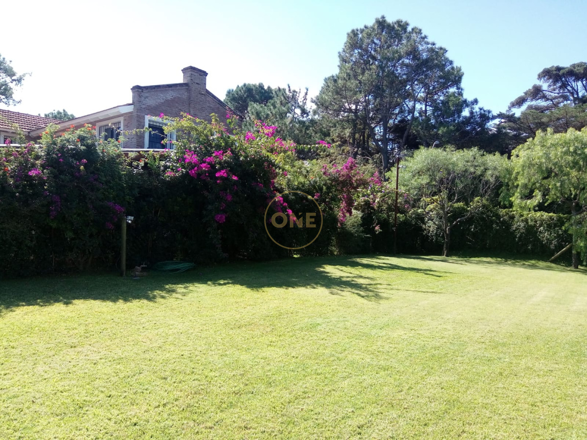 Casa ID.2164 - Rincón del Indio: dos dormitorios en suite, terreno de 1678 m2