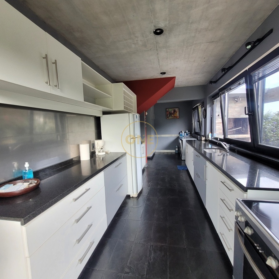 Casa ID.2164 - Rincón del Indio: dos dormitorios en suite, terreno de 1678 m2