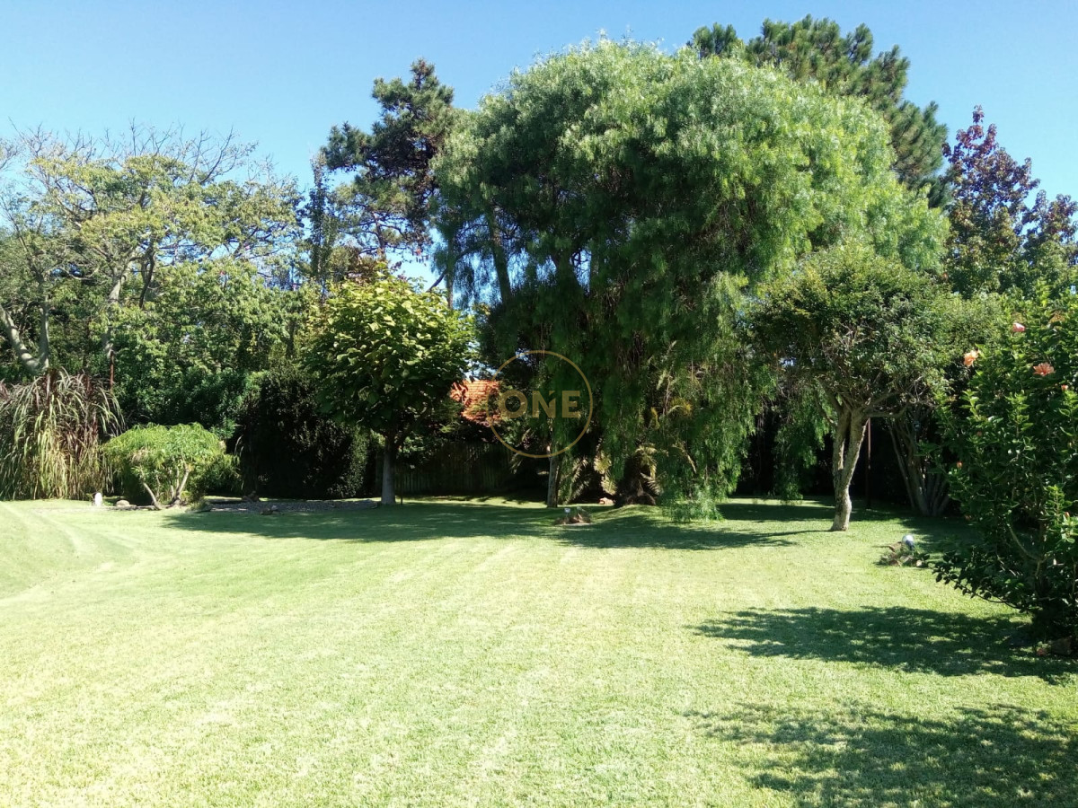 Casa ID.2164 - Rincón del Indio: dos dormitorios en suite, terreno de 1678 m2