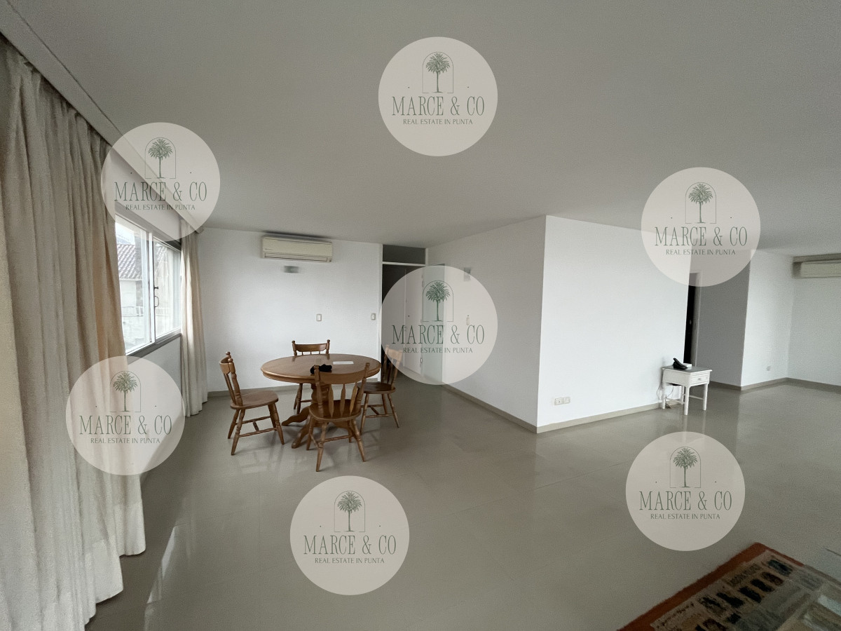 Apartamento ID.944 - Apartamento en venta, puerto Punta del Este.